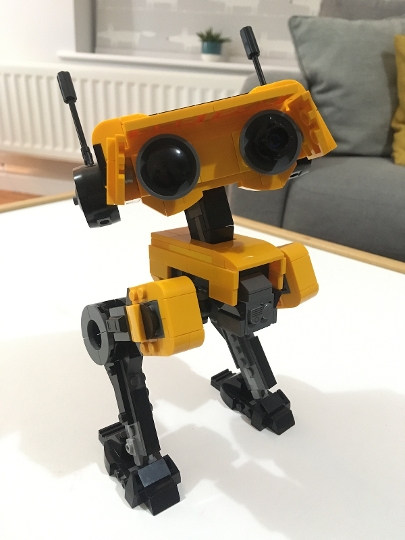 BD-1 (Bee D -1 custom skin) from BrickLink Studio [BrickLink]