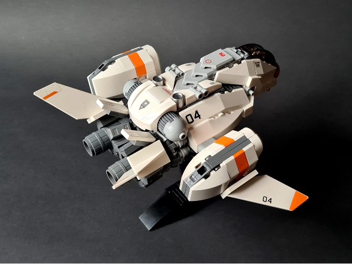 Bulky spaceship from BrickLink Studio [BrickLink]