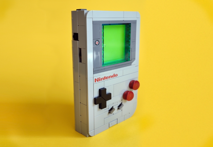 Nintendo Game Boy (1989) from BrickLink Studio [BrickLink]
