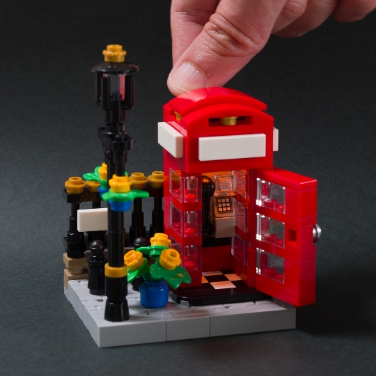 Mini London Telephone Box from BrickLink Studio [BrickLink]
