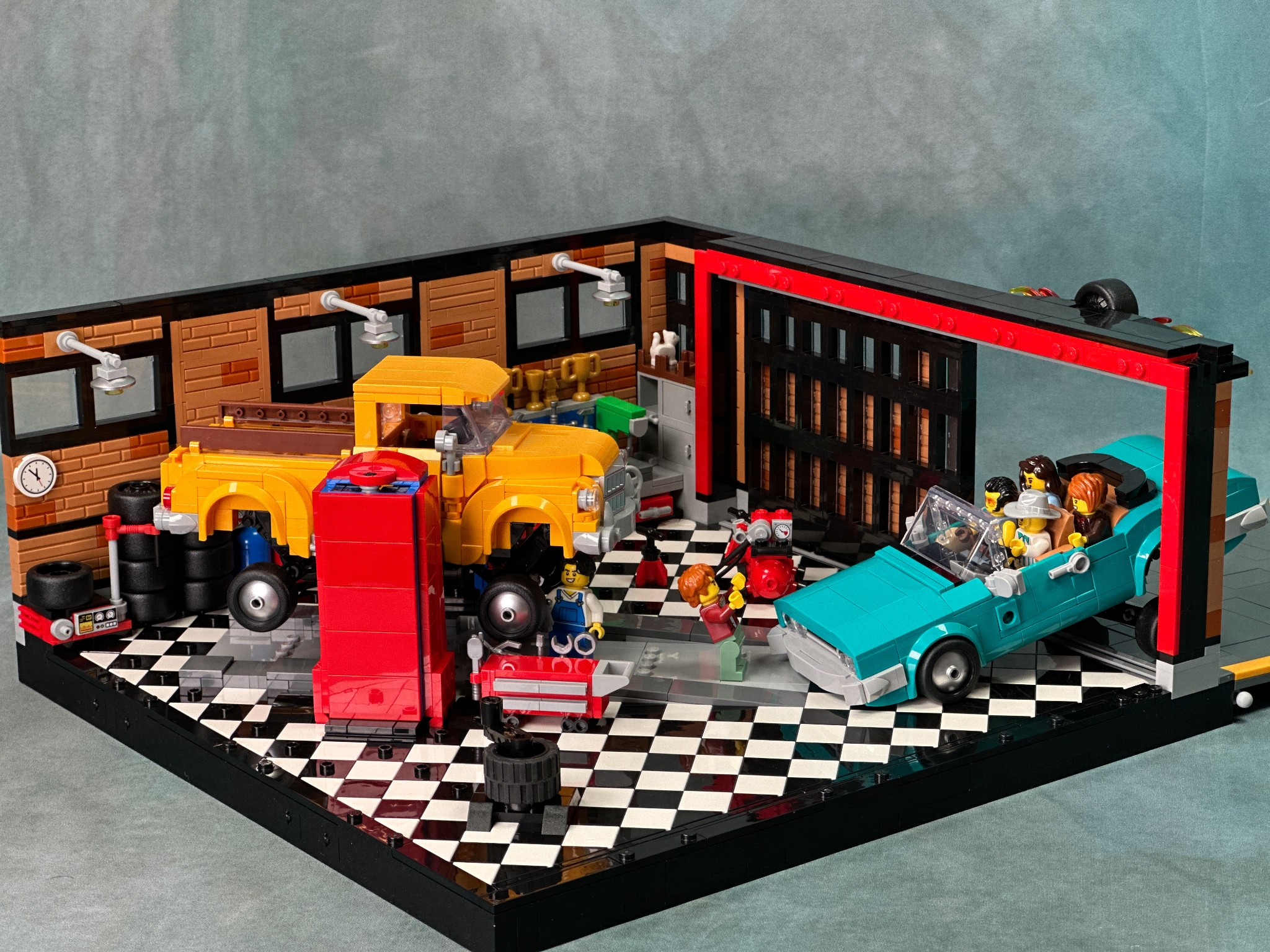 [Lowrider Tuning Garage] [BrickLink]