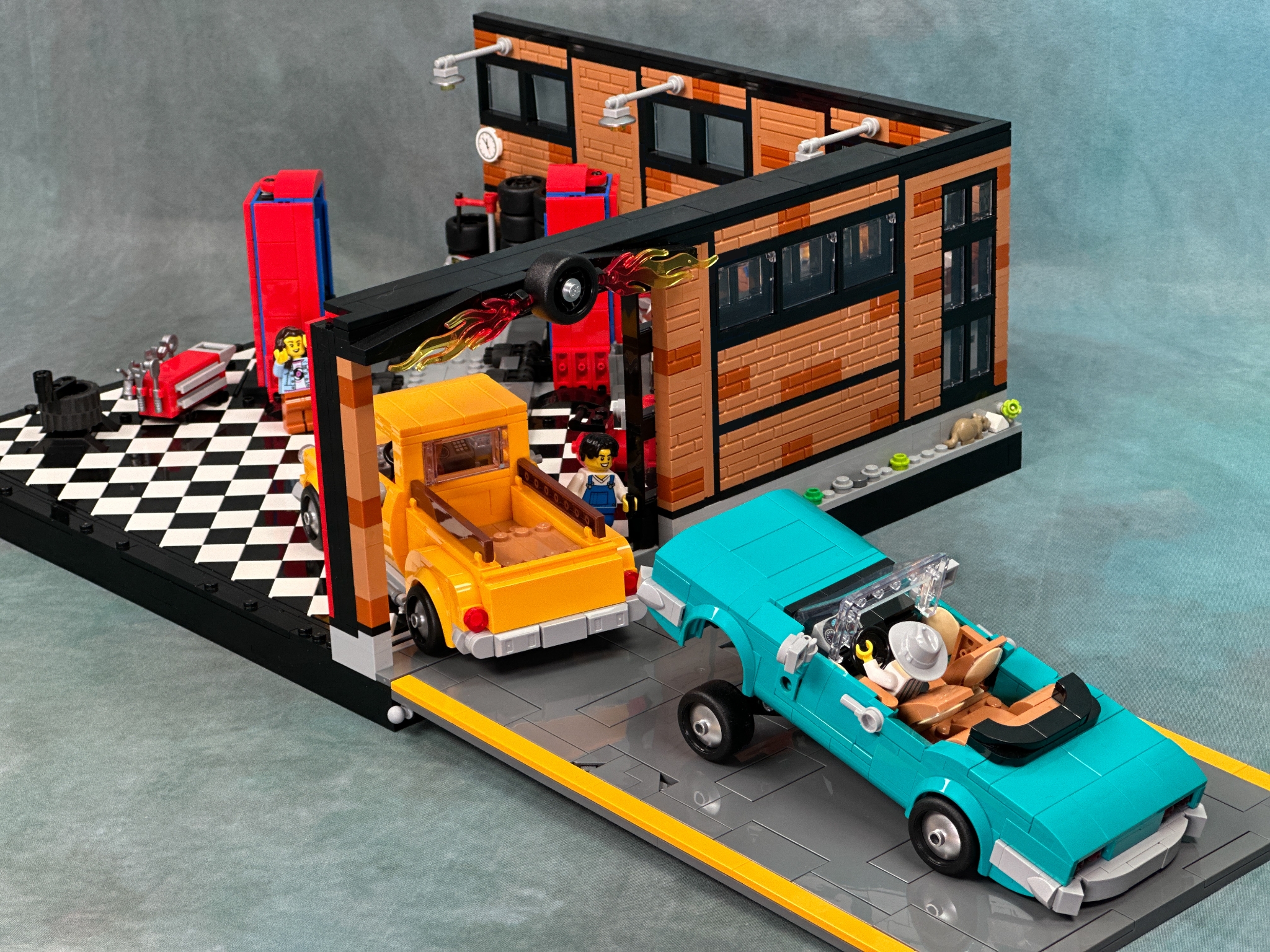 [Lowrider Tuning Garage] [BrickLink]