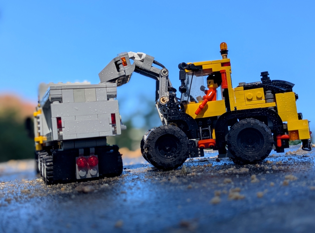 [Road Work Ahead] [BrickLink]