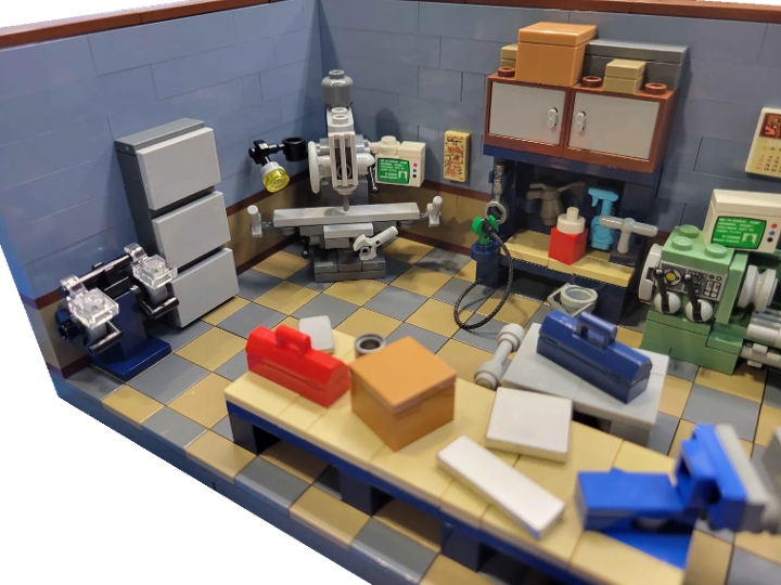 Tiny Machine Shop from BrickLink Studio [BrickLink]