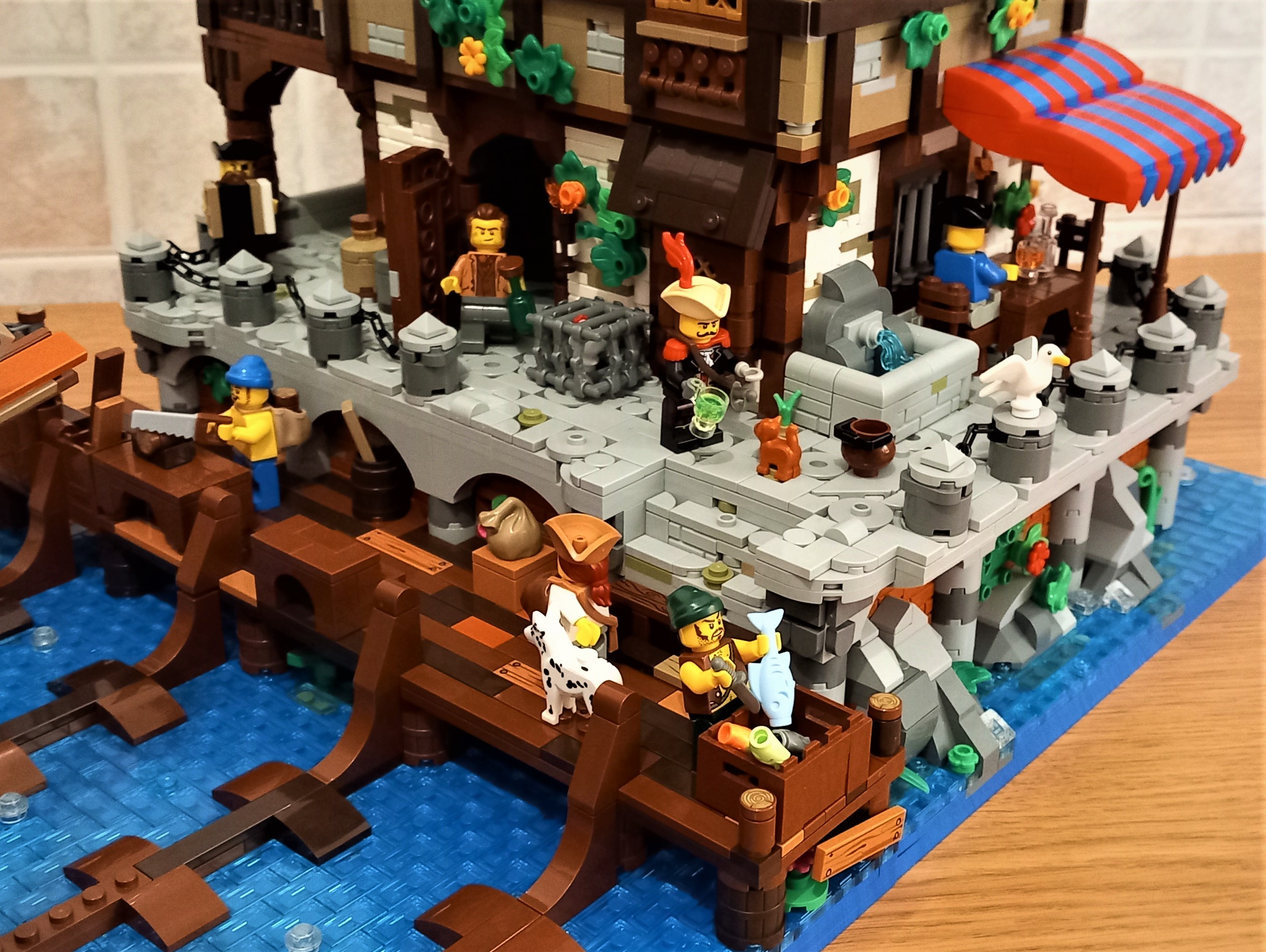 Mattiusxavier's Port of Quebec, A Lego Pirate MOC Detail