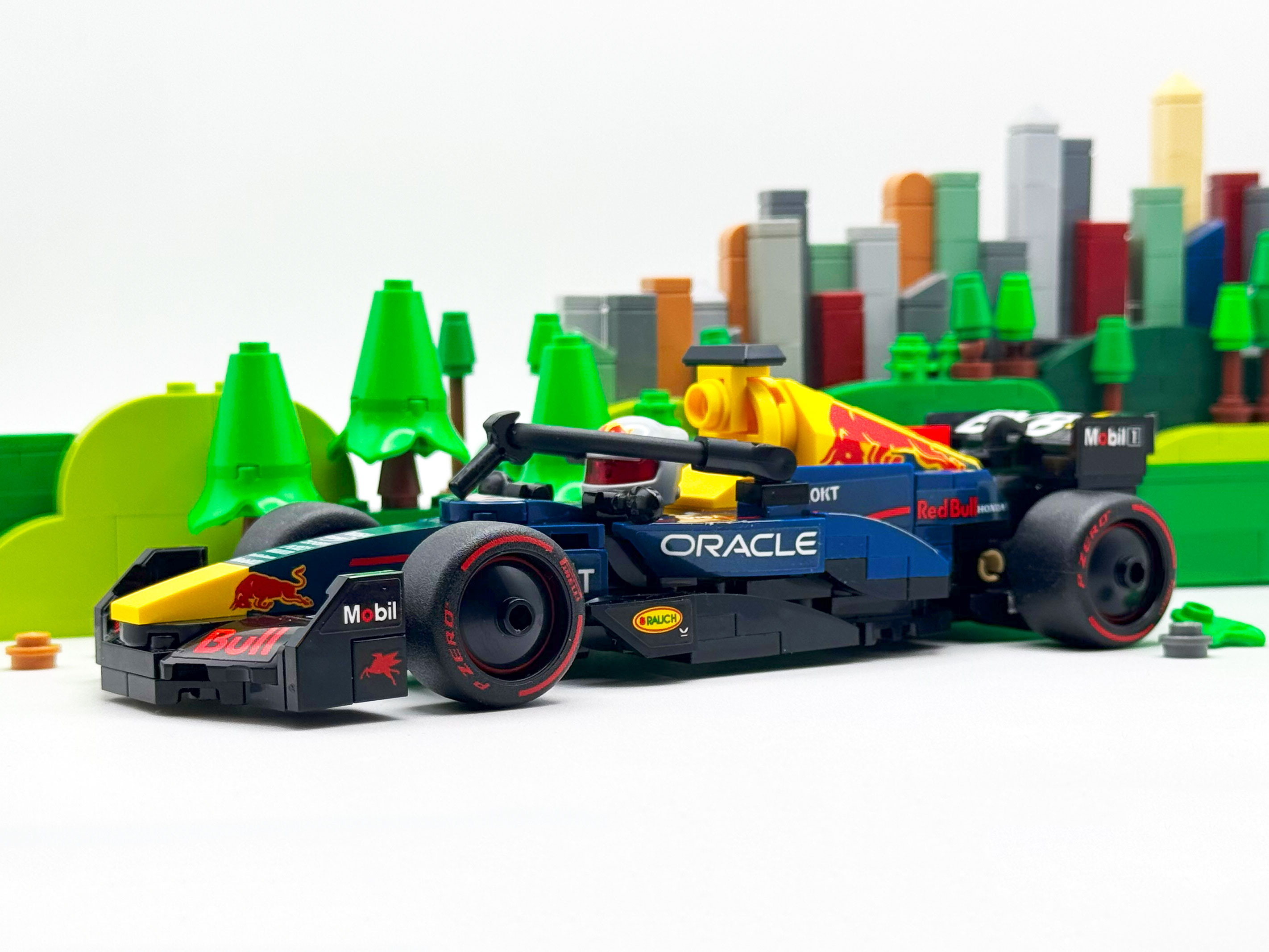 Oracle Red Bull Racing RB20 F1 Race Car from BrickLink Studio [BrickLink]