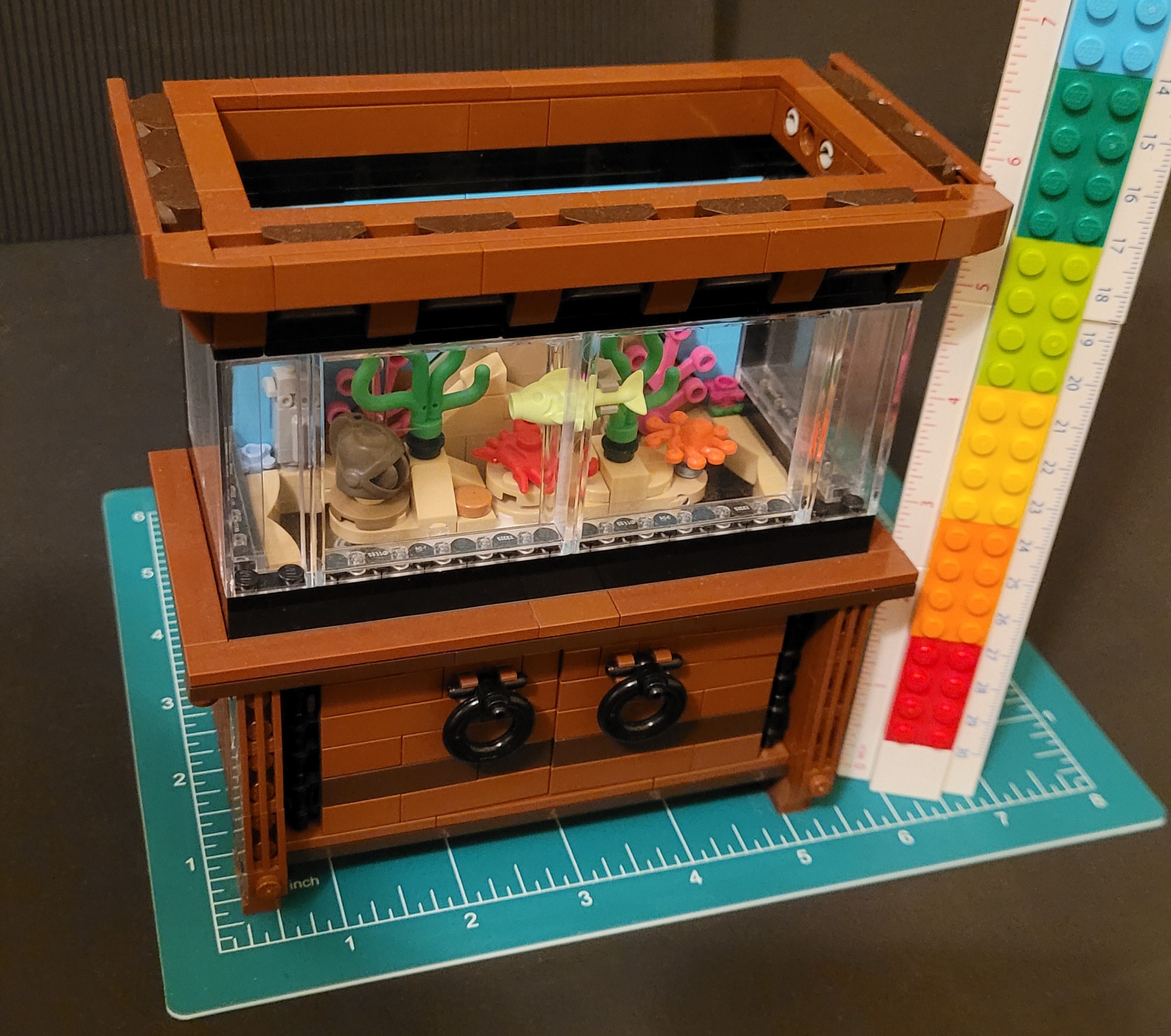 Clockwork Aquarium] [BrickLink]